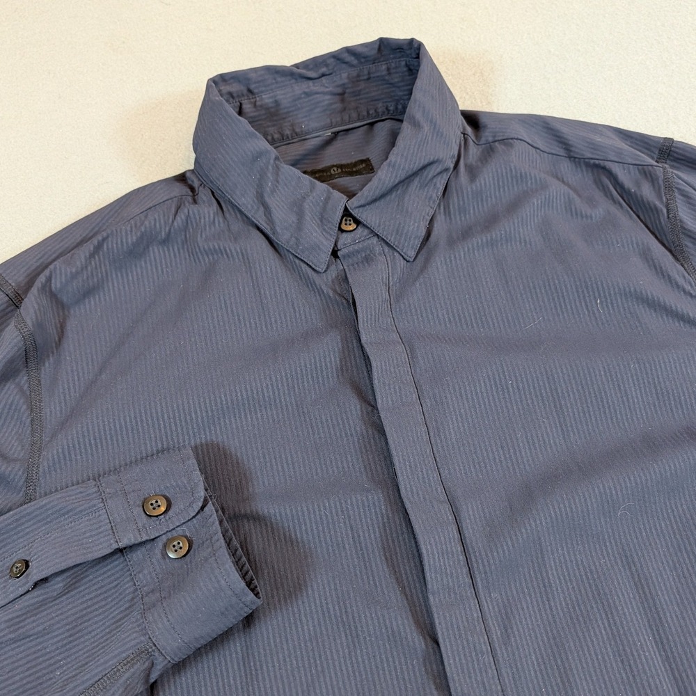 Lululemon‎ Athletica Mens Mission Long Sleeve Button Down Shirt Vented Size M